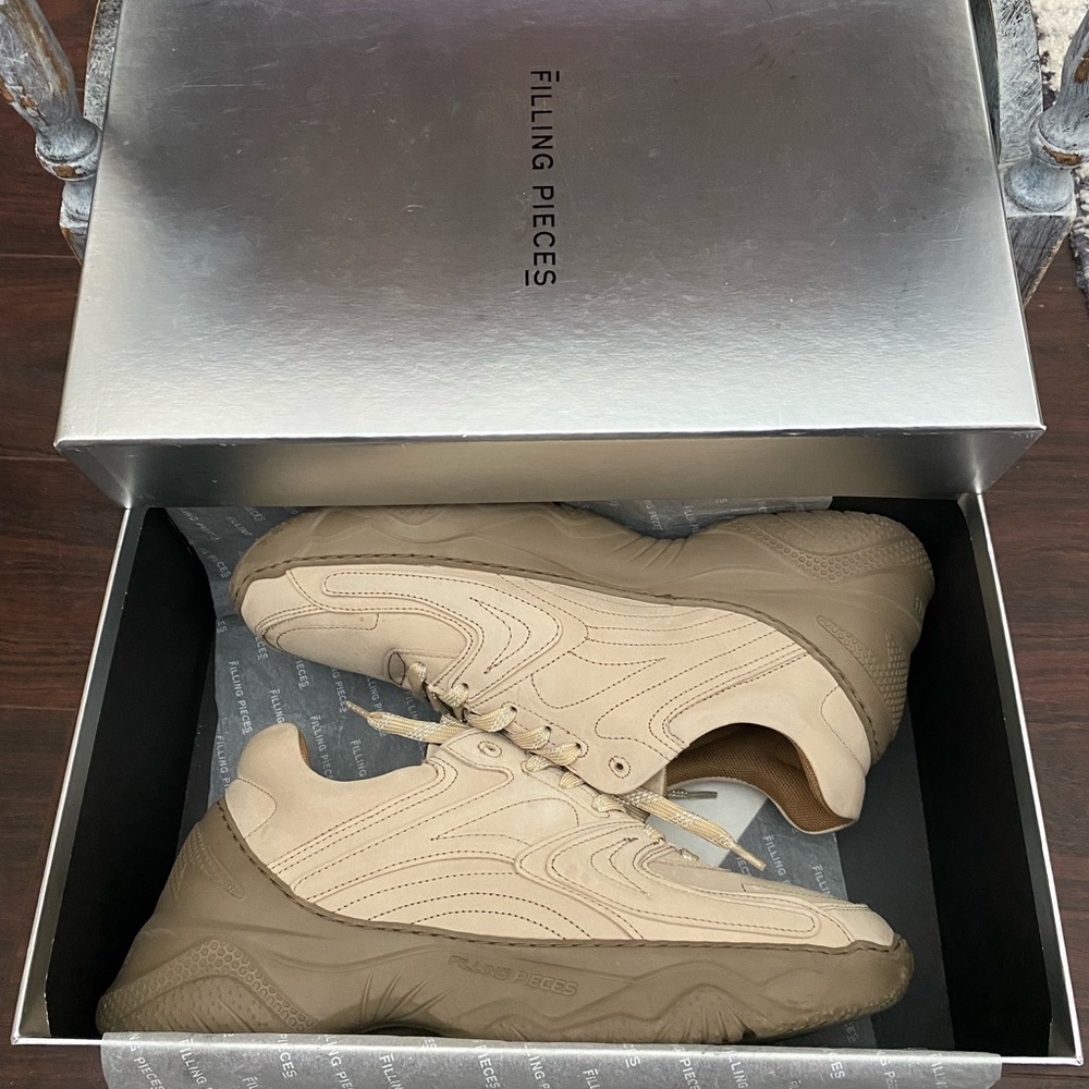 Filling Pieces Porta Shuttle